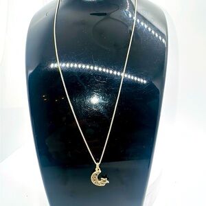 925 Sterling silver necklace and moon and star pendant​​